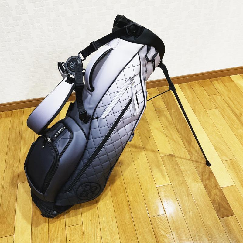 【G/FORE】Mens Daytona Plus Golf Bag ONYX Gradient　ジーフォア　メンズ　デイトナ プラス　ゴルフバッグ　オニキスグラデーション　スタンド付き　G4AF22A25／073429804　G/FORE,ジーフォア,ゴルフ用品,ゴルフバッグ,キャディバッグ,キャディバック,スタンド付き,軽量,メンズ,ユニセックス
